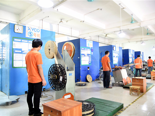 選深圳連接器廠家為什么要選大規(guī)模生產(chǎn)廠家？因?yàn)橛兴拇蠛锰帯拒帢I(yè)】