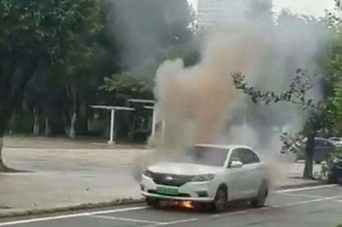 新能源汽車連接器不僅需要環保還要更安全 「軒業」